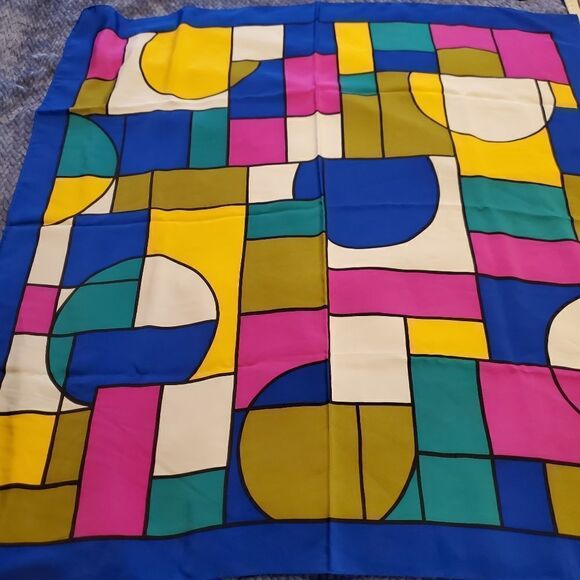 Runaway scarf  - Picture 1 of 7